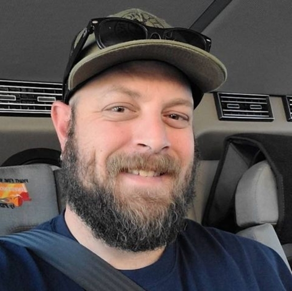 Profile Picture of Jason Vesey (@jveseyrbm) on Poshmark