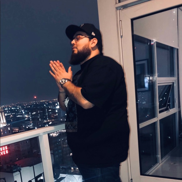 Profile Picture of Emmanuel Alvarado (@emanbng) on Poshmark