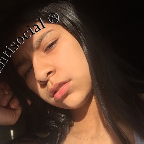 Profile Picture of Genesis Zamora (@basixcgenesis) on Poshmark