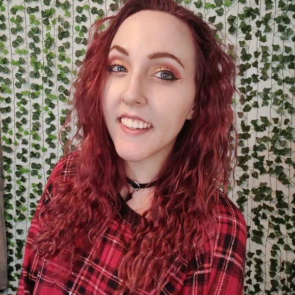 Profile Picture of Kim Hummel (@kimhummel602) on Poshmark