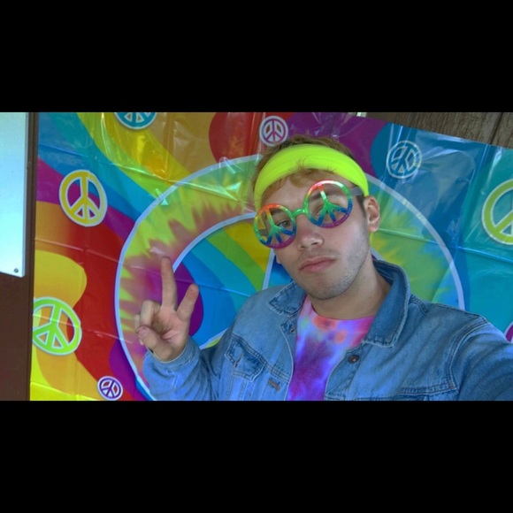 Profile Picture of Cameron Ramos (@cameronramos02) on Poshmark