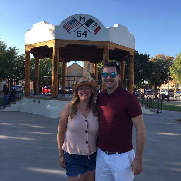 Profile Picture of Caitlin Mrozek (@mrozekca) on Poshmark