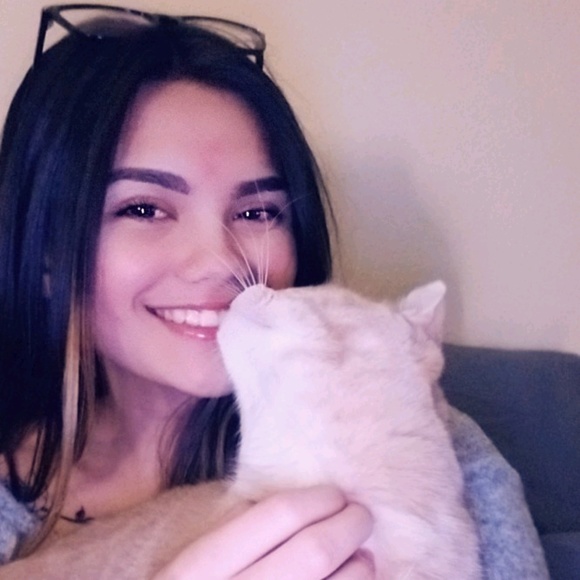 Profile Picture of Tiahna Duprat (@loveallday) on Poshmark