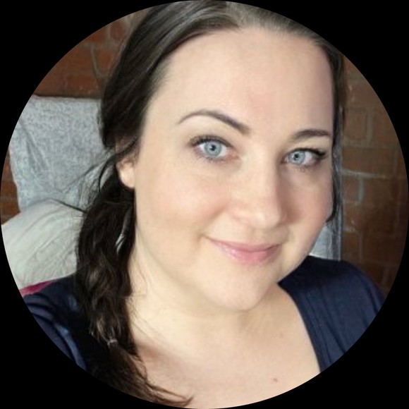 Profile Picture of Samantha Shedd (@vixel) on Poshmark