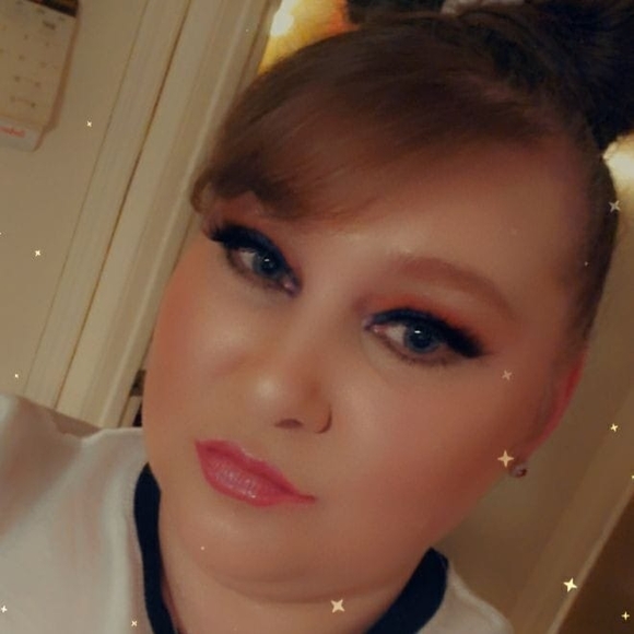 Profile Picture of Carolyn Manning (@cmanning707) on Poshmark