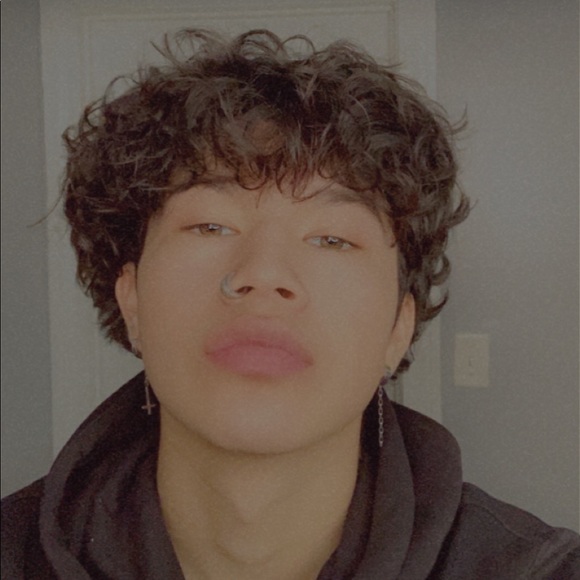 Joshua Valdivia - Poshmark Profile Picture of Joshua Valdivia (@joshsubie7) on Poshmark