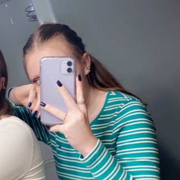 Profile Picture of Ella Pierret (@epierret4) on Poshmark