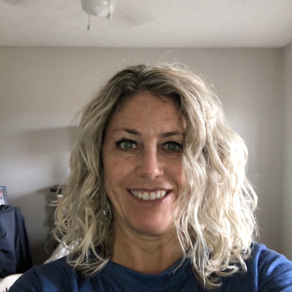 Profile Picture of Tracy Pouncy (@twpouncy) on Poshmark