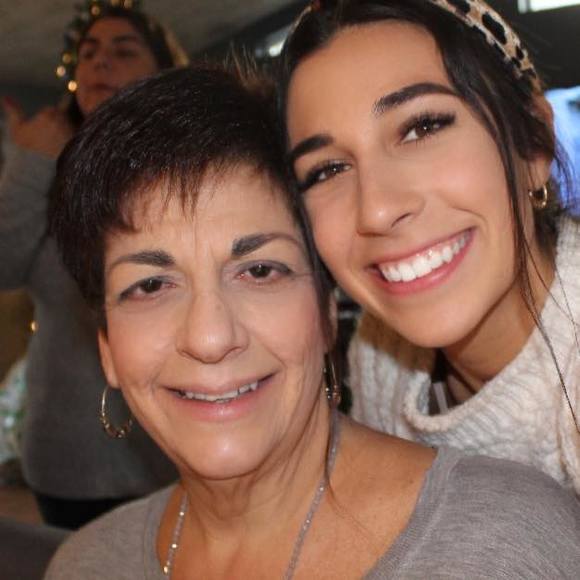 Profile Picture of Cathy Federici (@greyhound7982) on Poshmark