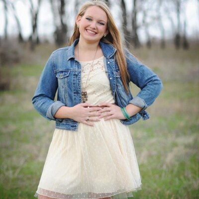 Profile Picture of Sarah Smith (@sare13ear) on Twitter