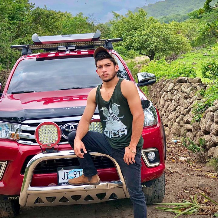 Profile Picture of Christopher ZT (@adrianzelaya26) on Tiktok