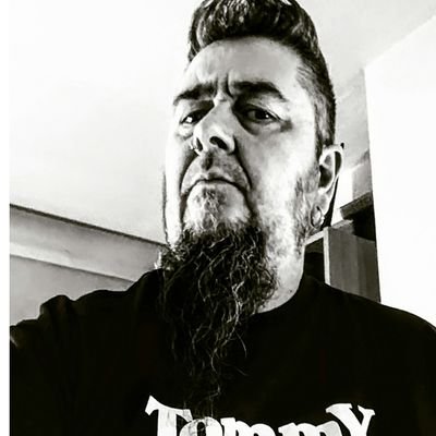 Profile Picture of Andy Field (@spazzareth) on Twitter