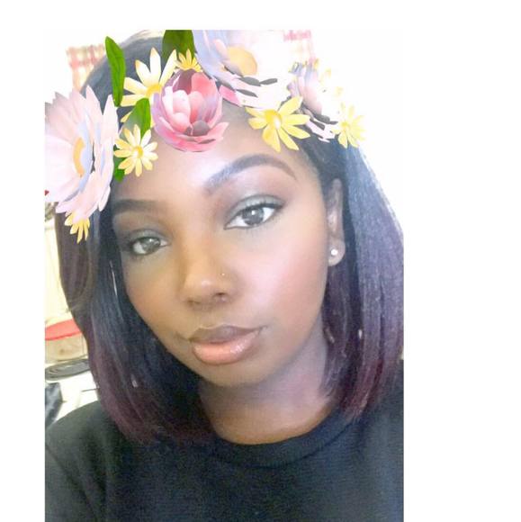 Profile Picture of Juliana Hugee (@julie0725) on Poshmark