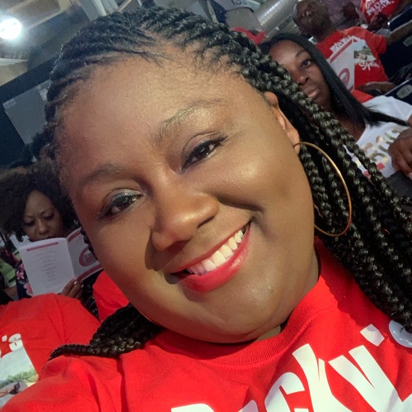 Profile Picture of Portia Charles (@portiacharles) on Poshmark