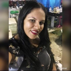 Profile Picture of Sara Danielle Medeiros (@saradaniellem) on Pinterest