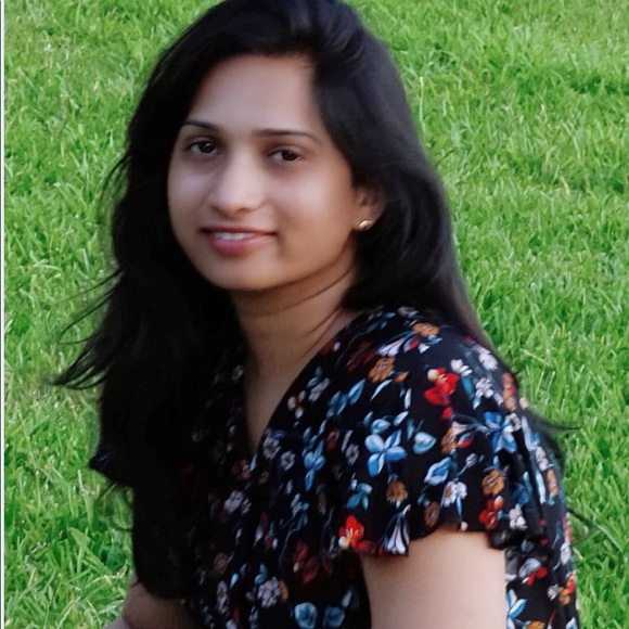 Profile Picture of Nirisha Vemulapalli (@nirishav) on Poshmark