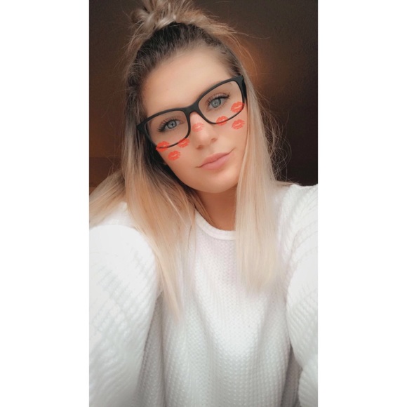 Profile Picture of Jade Piper (@jadepiperrr) on Poshmark