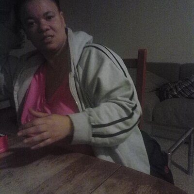 Profile Picture of Monique Echols (@evecttce) on Twitter