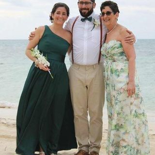 Profile Picture of Laurie Kanowitz (Laurie Hirshberg) (@laurie.kanowitz) on Facebook
