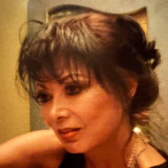 Profile Picture of Janet Davis (@lives4fun) on Poshmark