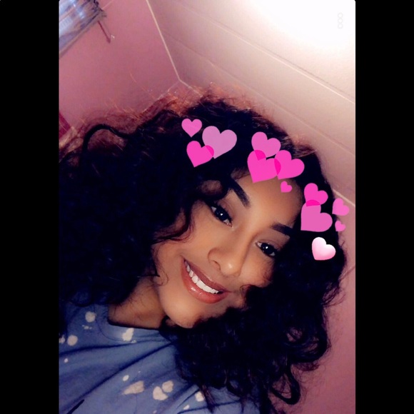 Profile Picture of Aileen Soriano (@aileensandoval1) on Poshmark