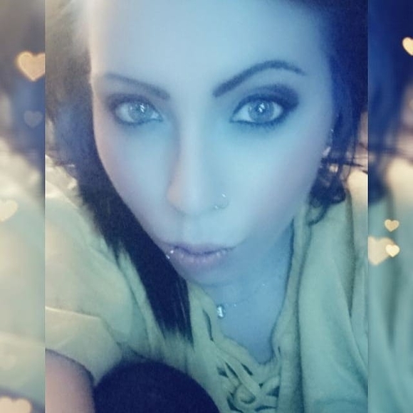 Profile Picture of Liz Genther (@vaginasaur91) on Poshmark