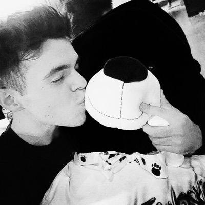 Profile Picture of Tori (@JanoJustinDrew) on Twitter