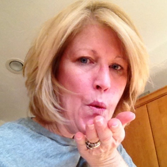 Profile Picture of Eileen Mccarthy (@eileenmccarthy) on Poshmark