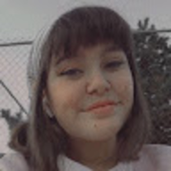 Profile Picture of Carrie Downs (@gooselord06) on Poshmark