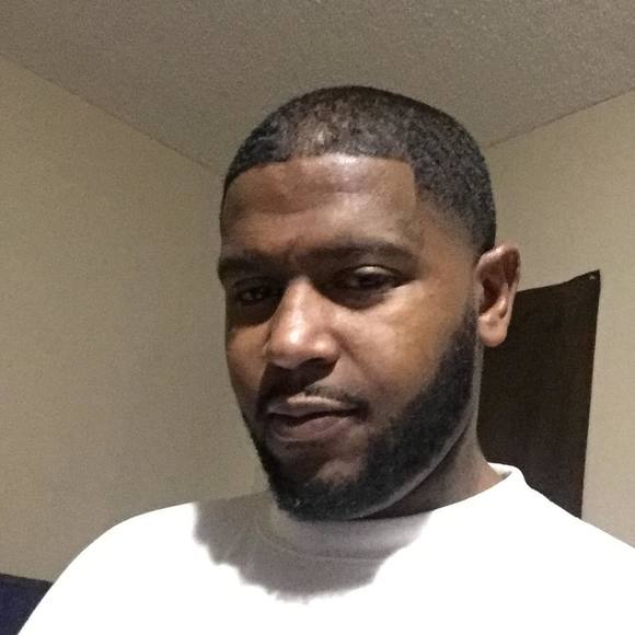 Profile Picture of Kenneth Hampton (@kenneth_hampton) on Poshmark