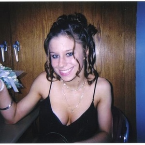 Profile Picture of Leah Lippold (@xx0_bitch_420_0xx) on Myspace