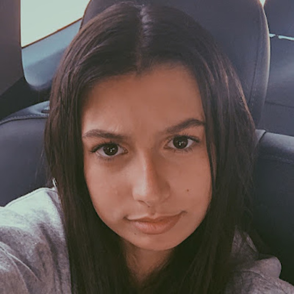 Profile Picture of Jenna Matous (@matousjenna) on Poshmark