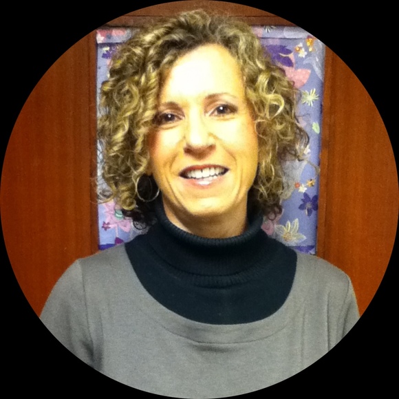 Profile Picture of Giselle Casey (@gisellecasey) on Poshmark