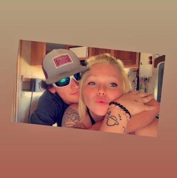 Profile Picture of Madison Ivy (@maddieivyy1212) on Poshmark