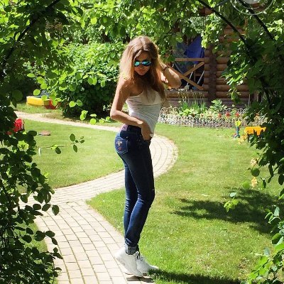 Profile Picture of Jamie Cavanaugh (@JamieCavanaug18) on Twitter