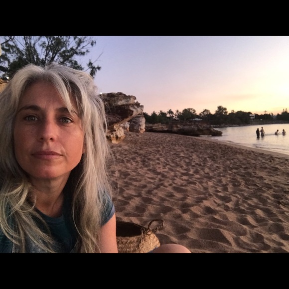 Profile Picture of Fiona Poole (@fionapoole) on Poshmark