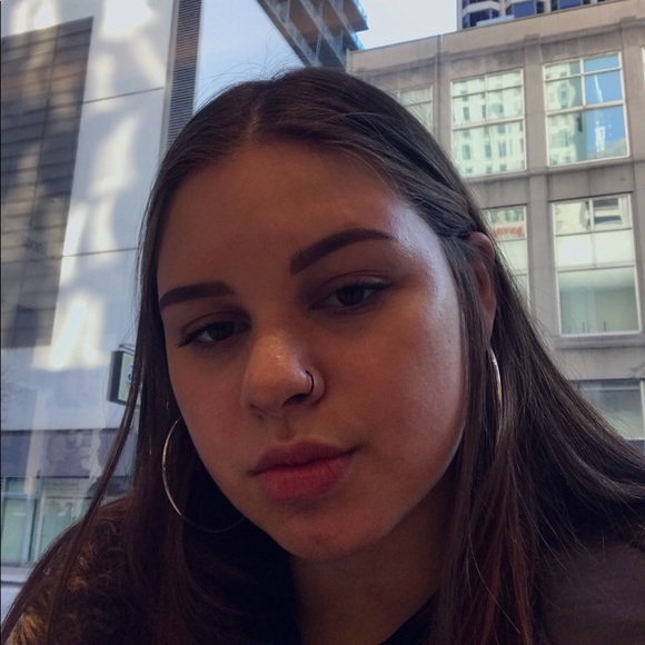 Profile Picture of Allison Martens (@ajmartens) on Poshmark