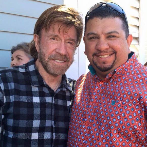 Profile Picture of Jeff Rendon (@jeffrendon) on Poshmark