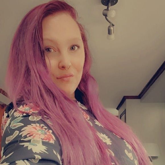 Profile Picture of Audrey Chouinard (@audreychouinard) on Poshmark