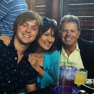 Profile Picture of Cheryl BaxterRatliff (@RatliffsmomR5) on Twitter