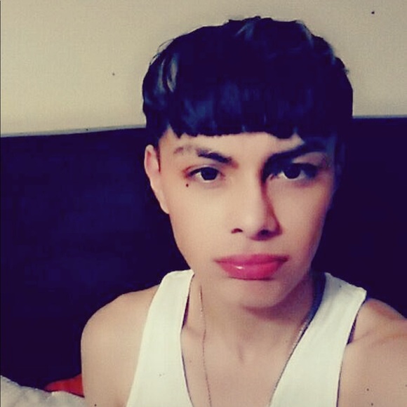 Profile Picture of Michael Rojas (@mykellkingg559) on Poshmark