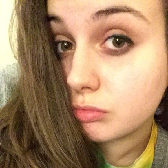 Profile Picture of Dorina Encheva (@dorina_e) on Poshmark