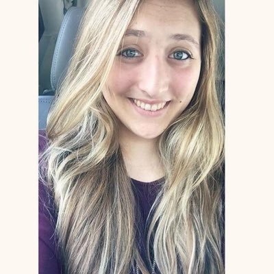 Profile Picture of Alexis Lauren (@alexis_eberle) on Twitter