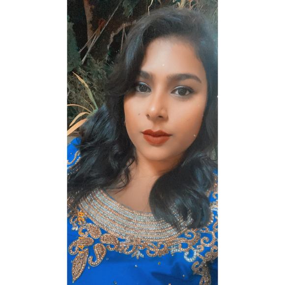 Profile Picture of Nalima Debideen (@nalimabeans) on Poshmark