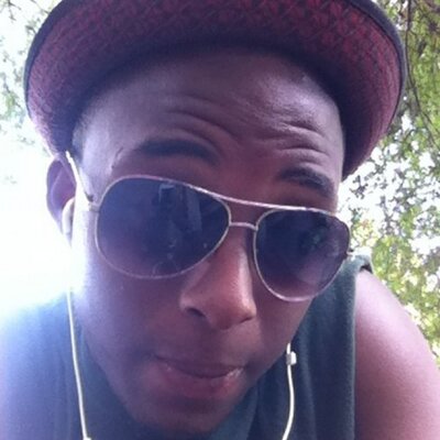 Profile Picture of Moses Barber (@Kobe2k15) on Twitter