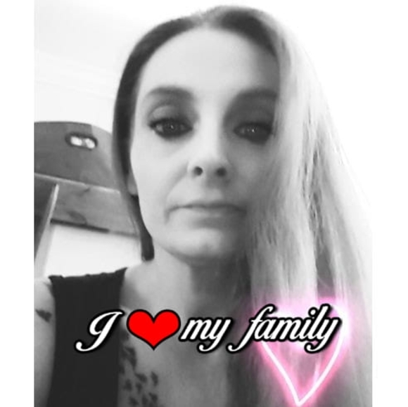 Profile Picture of Melissa Matsey (@melissamatsey) on Poshmark
