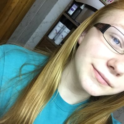 Profile Picture of Julie (@Julie_Burger08) on Twitter