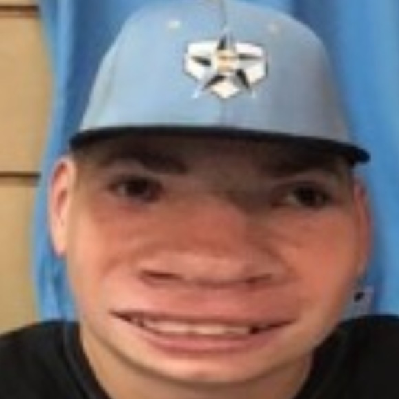 Profile Picture of Sam Griffith (@samgriffith_) on Poshmark