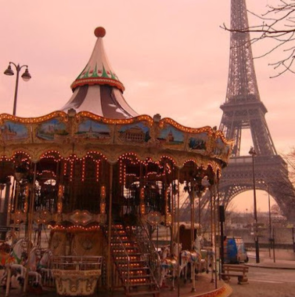 Profile Picture of Virginia Saurer (@virginiaanns) on Poshmark