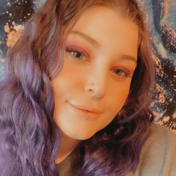 Profile Picture of Kylie Zinninger (@kshea789) on Poshmark